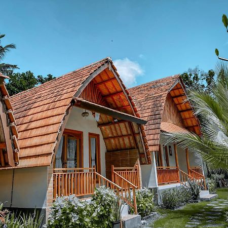 Klungkung Mertha Sari Resto & Bungalow מראה חיצוני תמונה